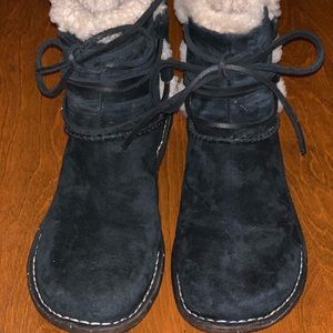 Uggs Caspia Black Winter Boots Size 7